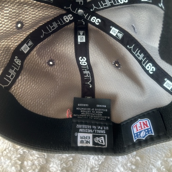 NFL Dark gray Tampabay Buccaneers New Era hat - Picture 8 of 8